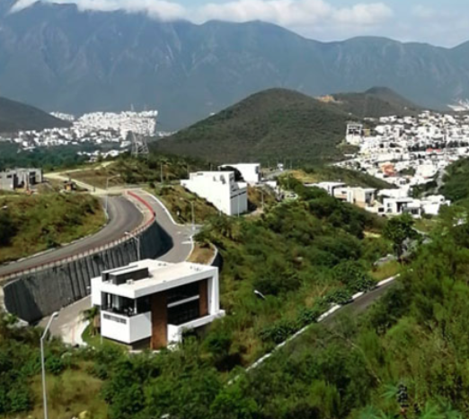 Terreno en Venta - Jardines de Valle Alto